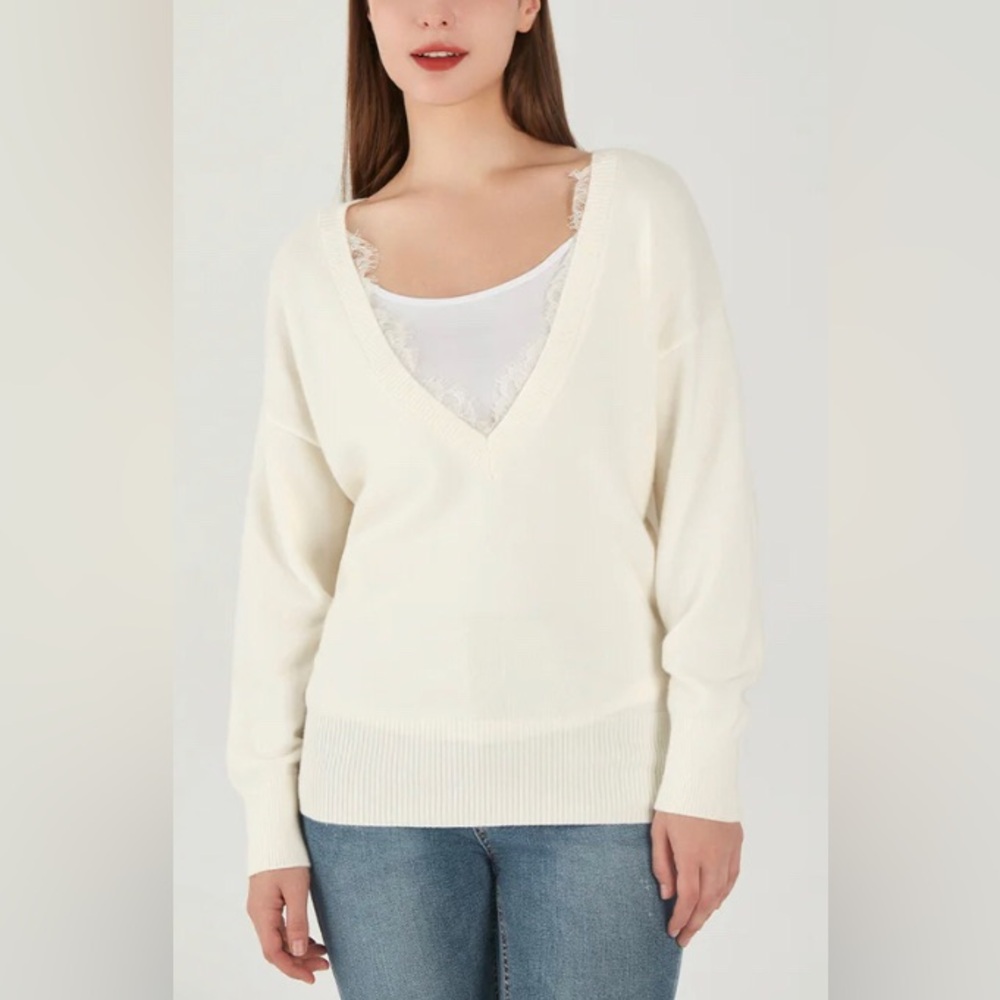 NEW Adyson Parker Lace Inset V-Neck Pullover. L